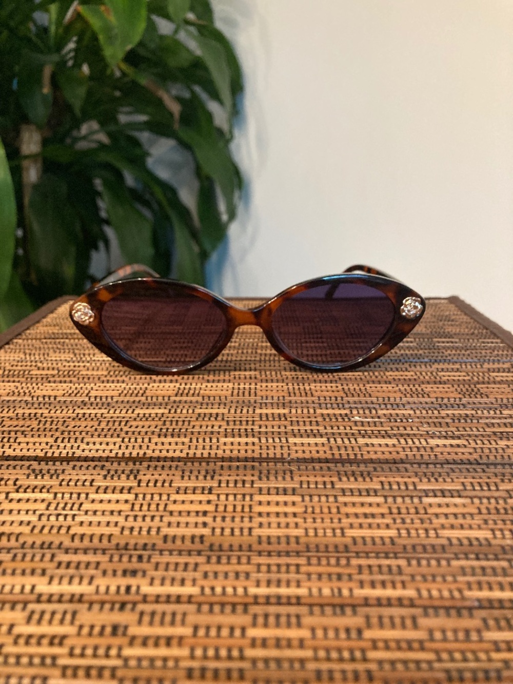 Gold Rose Accent Cat Eye Sunglasses (81097)